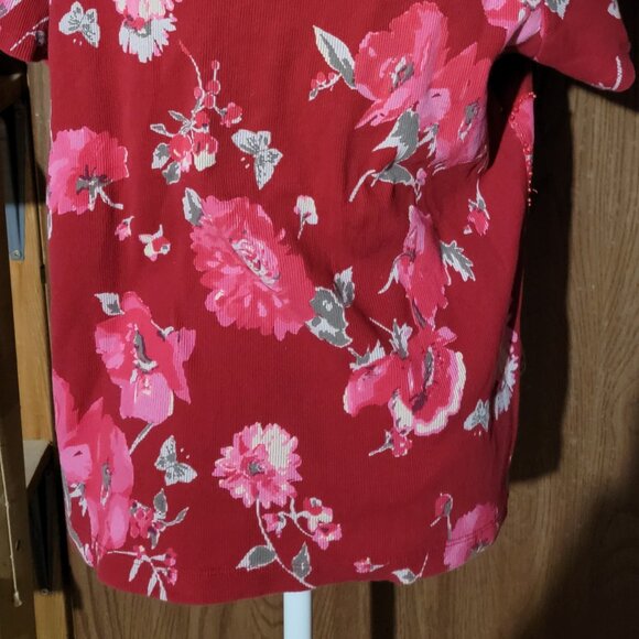 Women’s Casual Red Flowered Blouse – Medium (Imported) - Picture 4 of 6